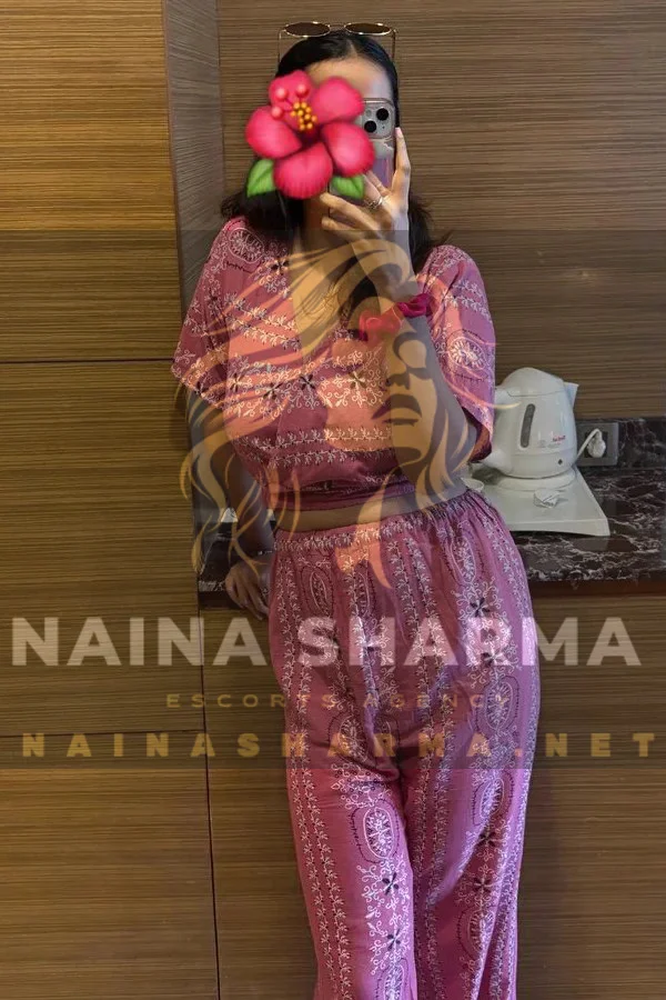 Shereen Goa Escorts Selfie