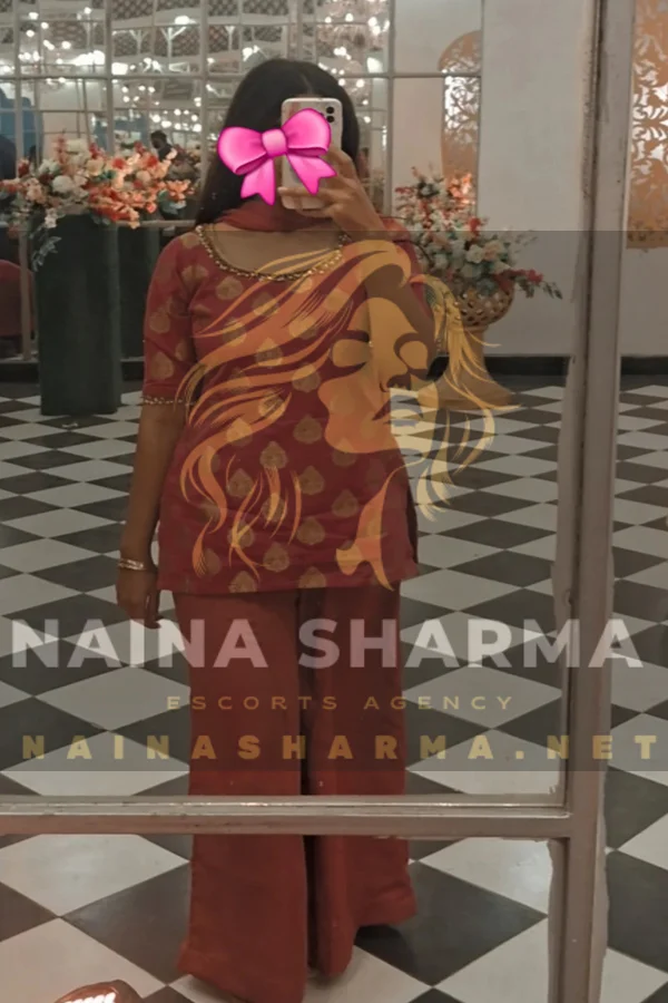 Shirin Chandigarh Escorts Selfie