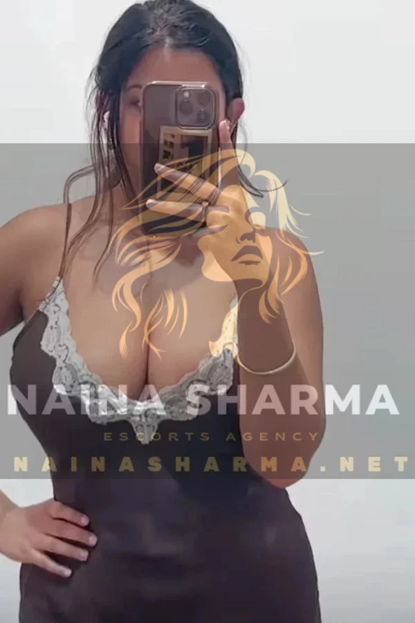 Snehi Gurugram Escorts Selfie