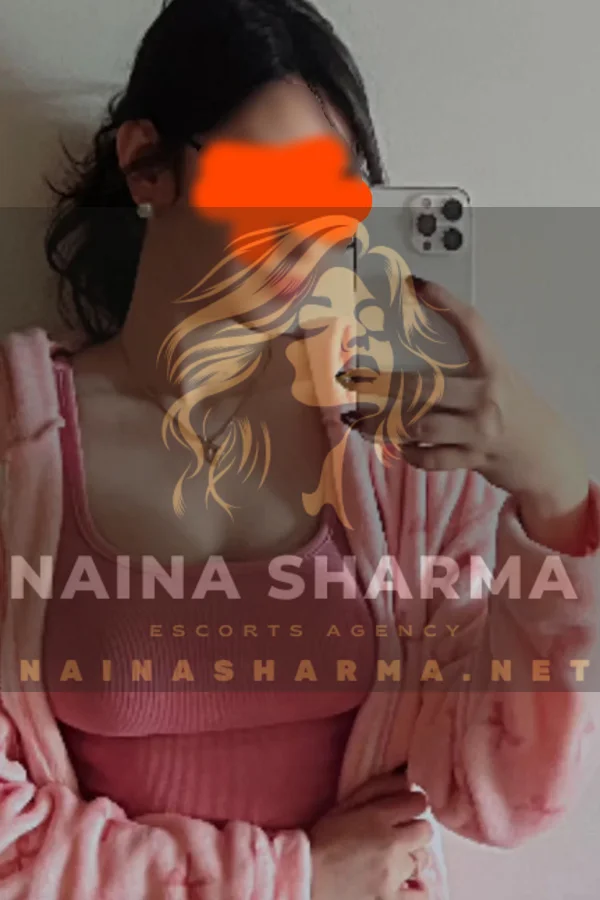 Soma Nashik Escorts Selfie