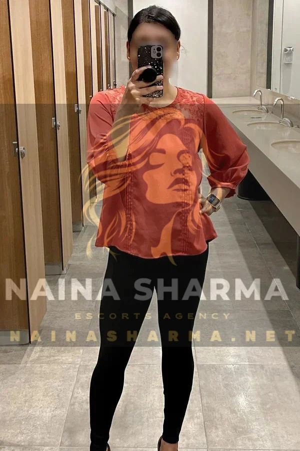 Somrita Bangalore Escorts Selfie