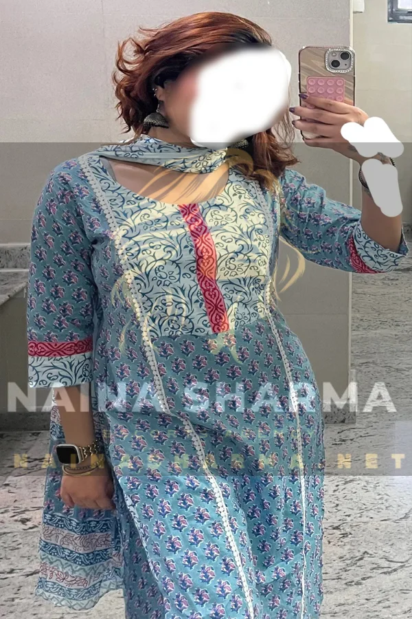 Suraya Lucknow Escorts Selfie