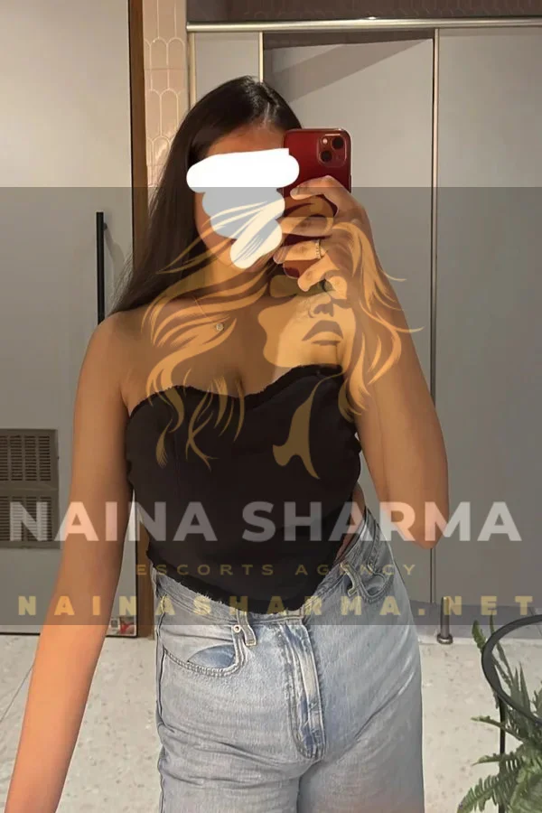 Sushma Ahmedabad Escorts Selfie