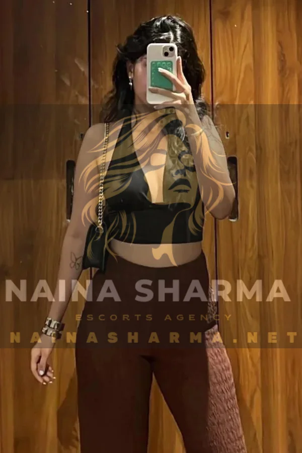 Tanika Nashik Escorts Selfie