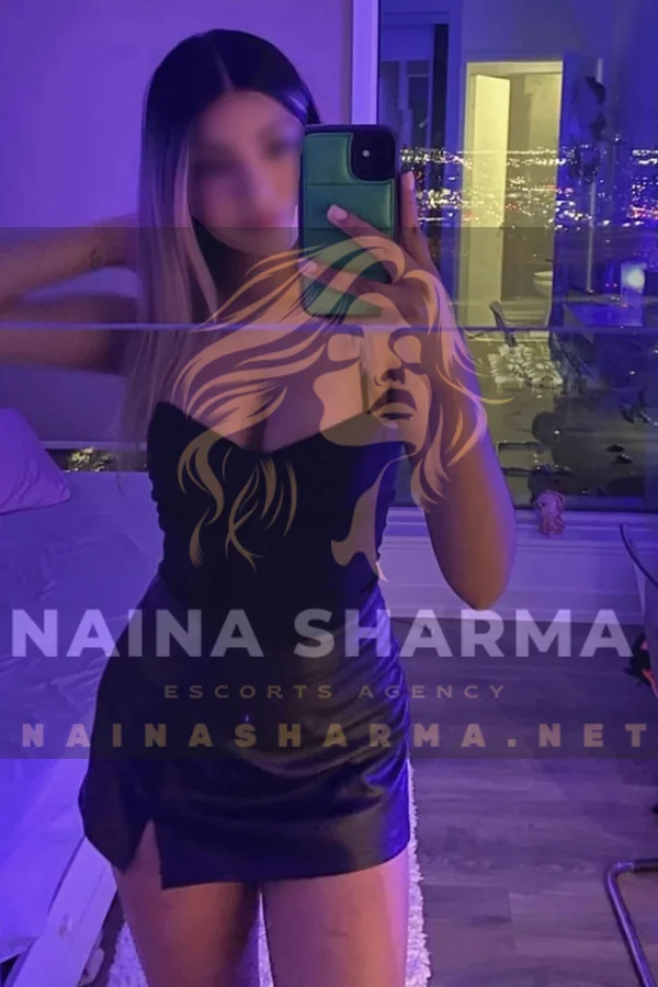 Teena Ghaziabad Escorts Selfie