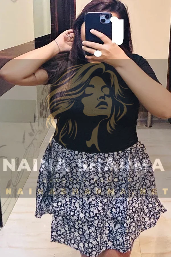Vaishali Delhi Escorts Selfie