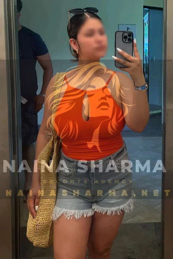 Vanshika Raipur Escorts Selfie