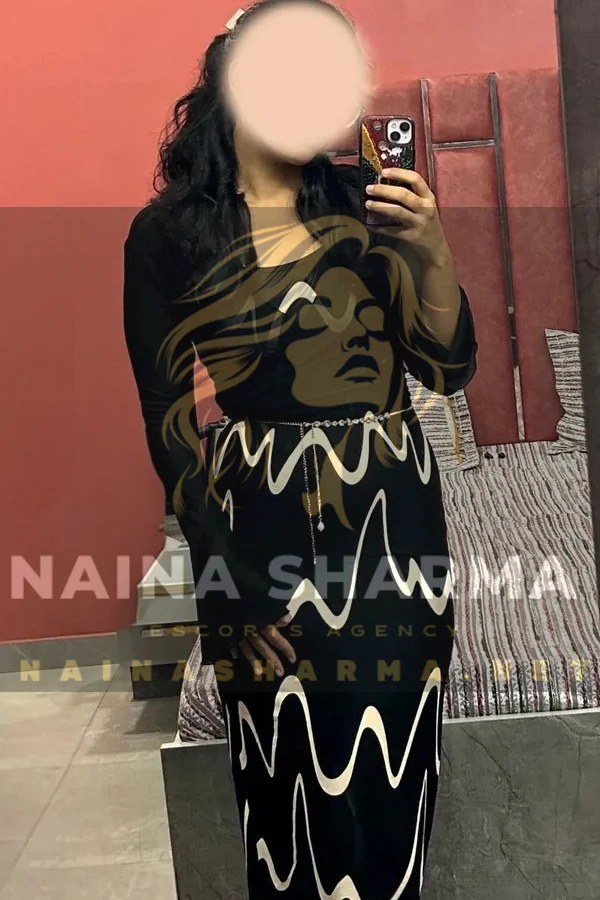 Varshita Agra Escorts Selfie