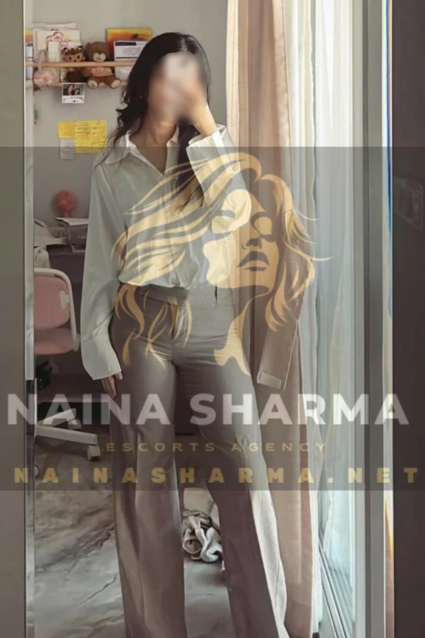 Vidisha Ahmedabad Escorts Selfie