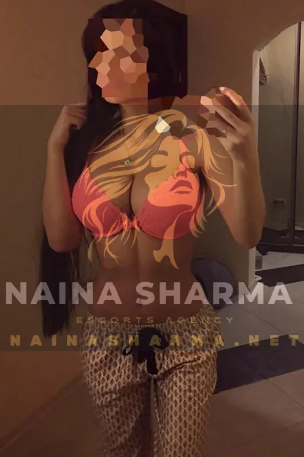 Yasmene Lucknow Escorts Selfie