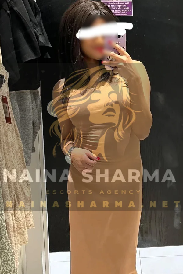 Zennifer Pune Escorts Selfie